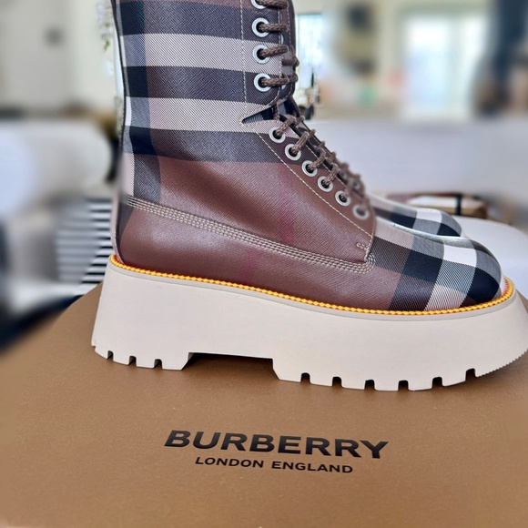 BURBERRY Mason Check Platform Canvas Ankle Boots, 11US/41EU, NWB - Picture 5 of 11